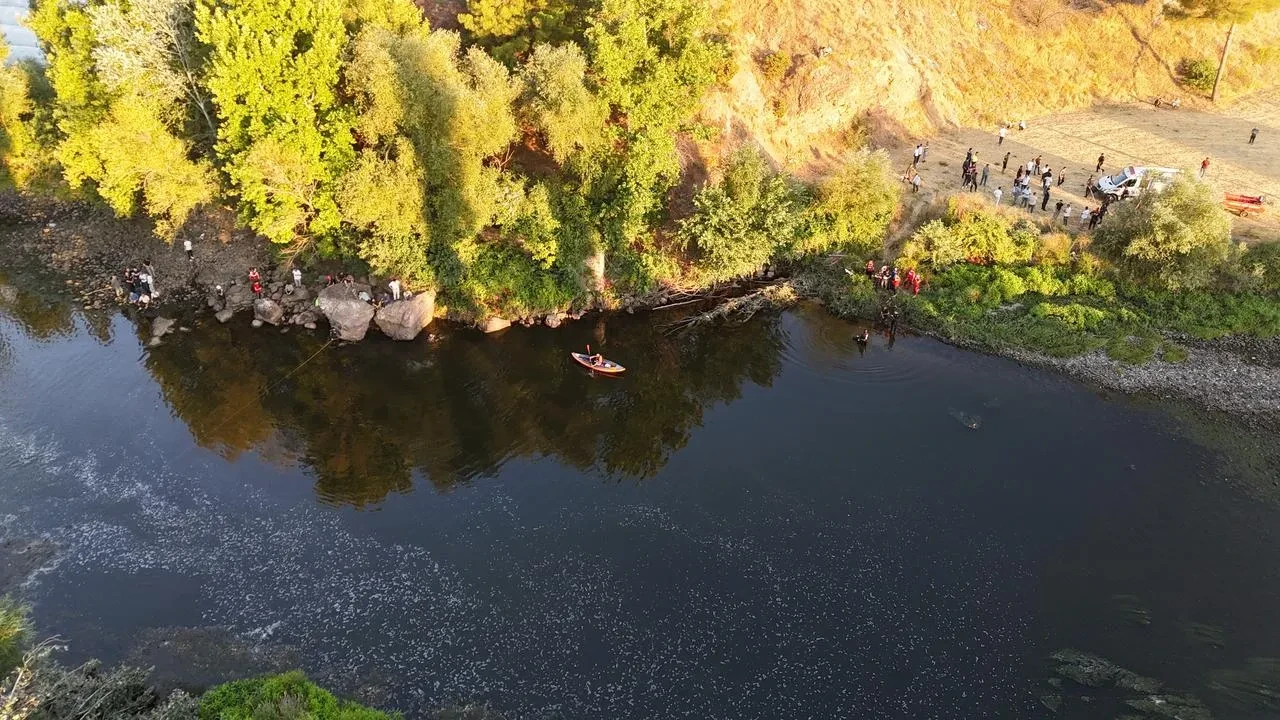 Eskişehir'de Sakarya Nehri'nde kaybolan iki genç için AFAD ve AKUT seferber