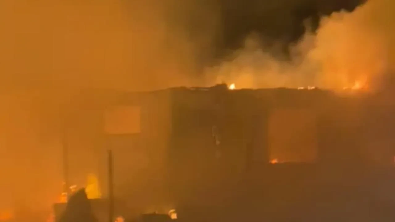 Malatya Akçadağda besi çiftliği alev aldı