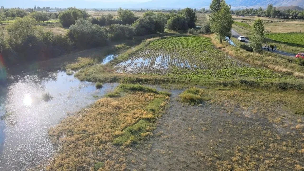 Erzincan’da DSİ Sulama Kanallarında Temizlik Çalışması Başlatıldı
