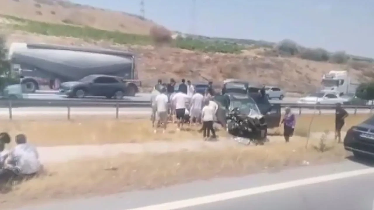 Mersin’de trafik kazasında Caner T’nin aracı Şahin G.Y’nin çekicisine çarptı