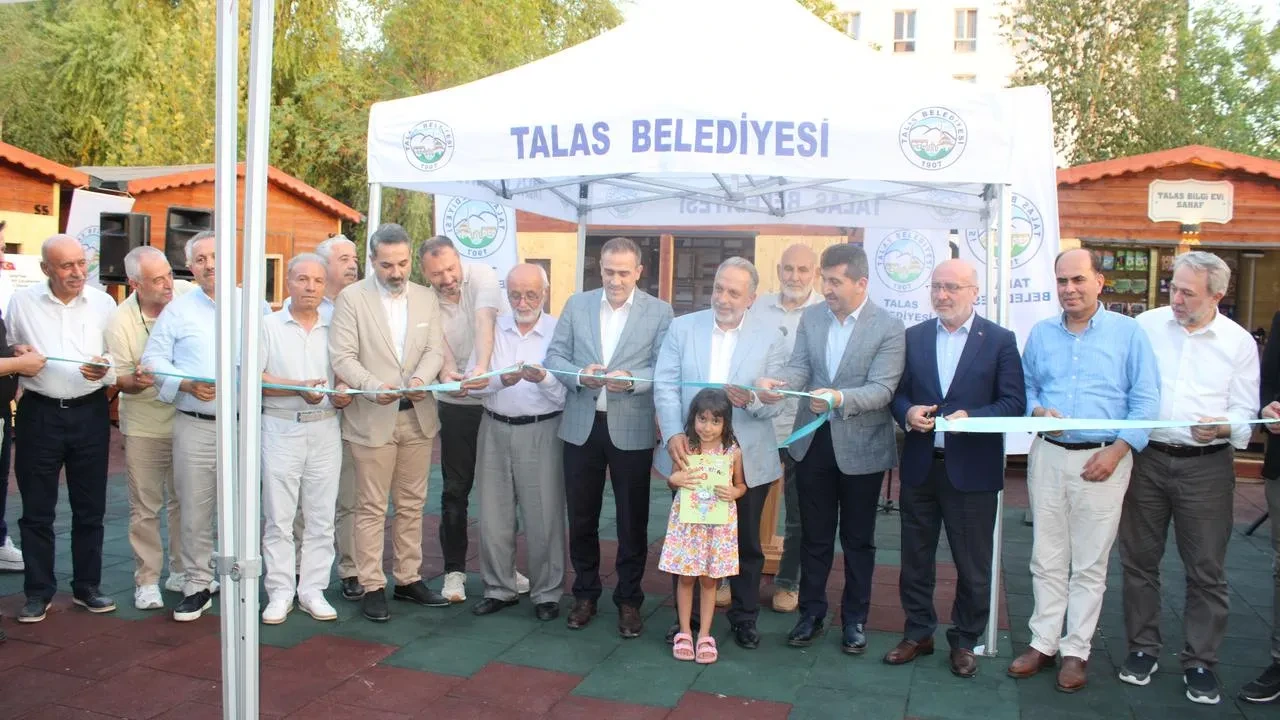 Talas Belediyesi Sahaflar Çarşısı'nı törenle hizmete açtı
