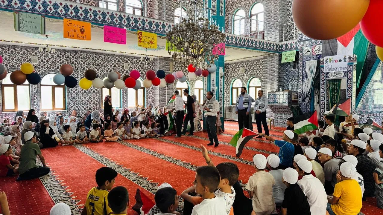 Diyarbakır Yaz Kur'an Kurslarında Filistin'e Destek Programı Düzenlendi