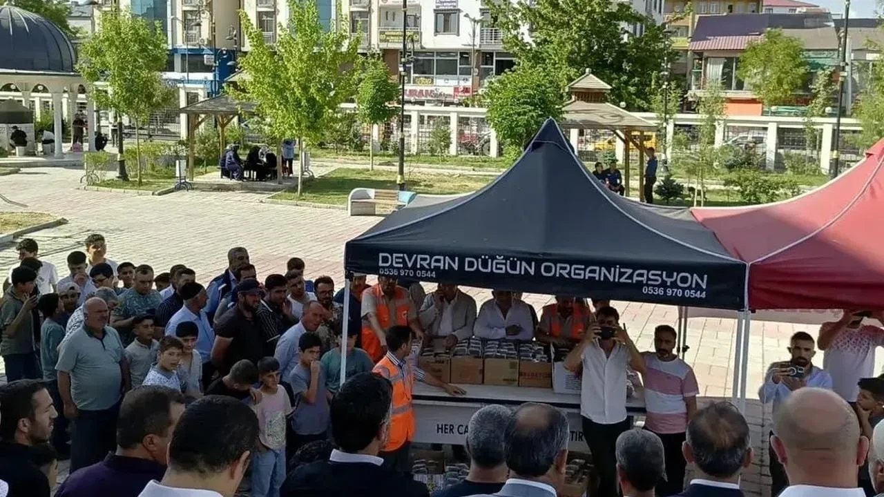 Patnos'ta Recep Tayyip Camii’nde aşure etkinliği düzenlendi