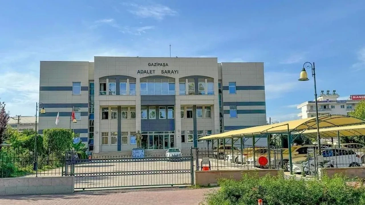 Gazipaşa'da FETÖ'ye finansman sağladığı iddia edilen kadın tutuklandı