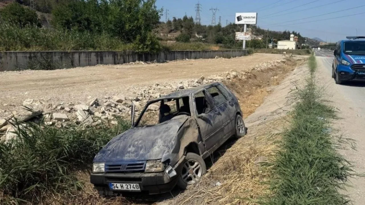 Bilecik'te otomobil su kanalına uçtu, 4 kişi yaralandı