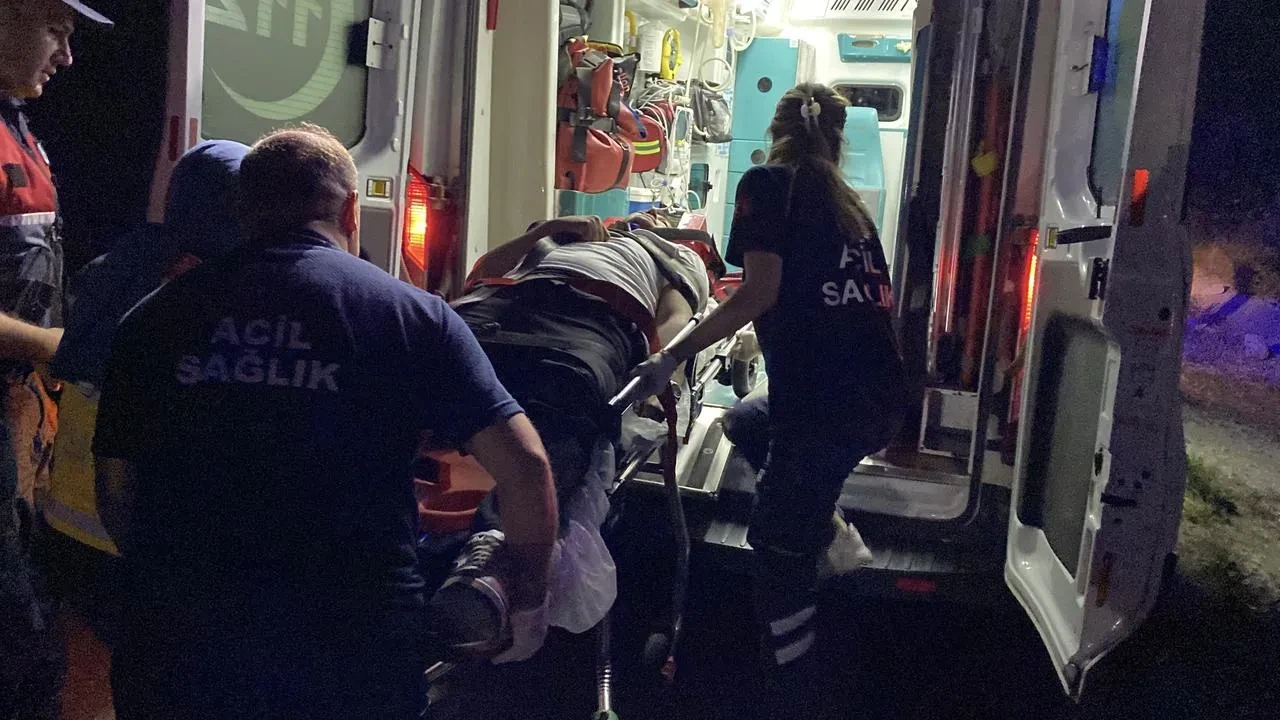 Kastamonu’da Fiat aracı sürücüsü yamaca çarparak yaralandı