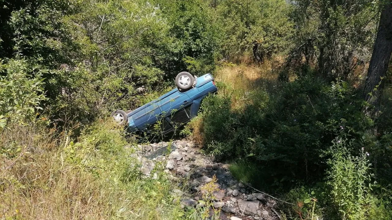 Yeni evli çift Küre’de uçuruma yuvarlandı ve hastaneye kaldırıldı