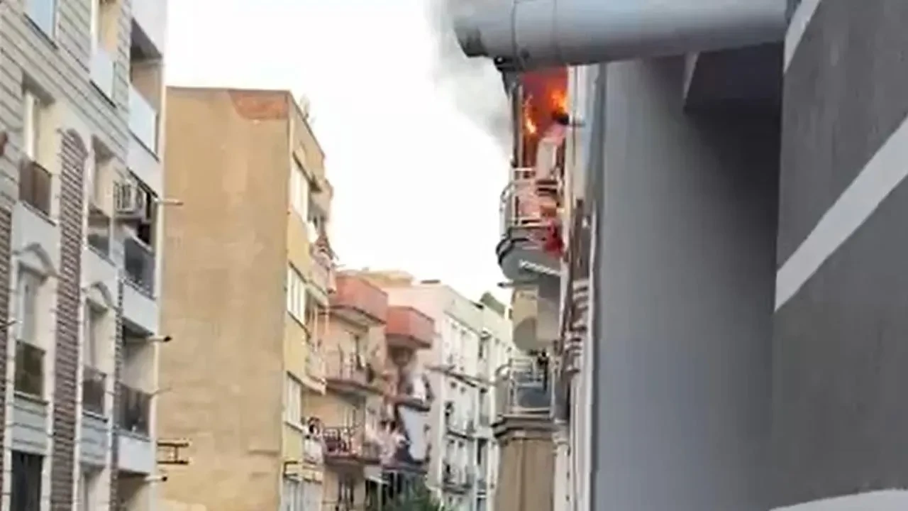 Aydın Efeler’de çıkan yangın evi kullanılamaz hale getirdi