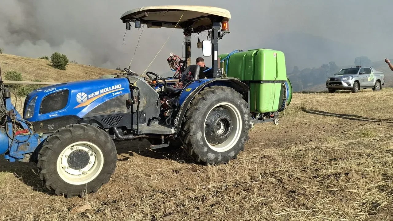 Sarıgöl orman yangınına havadan ve karadan müdahale ediliyor