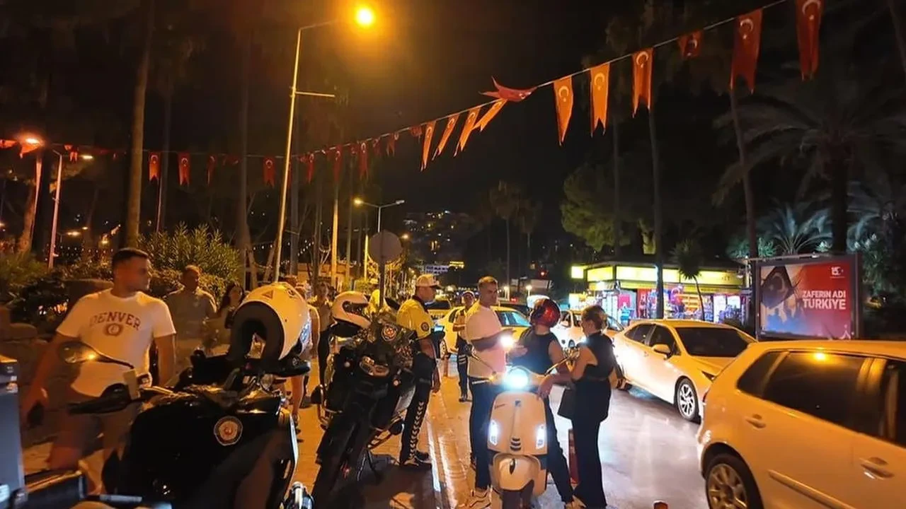 Alanya'da Trafik Denetimiyle 2 Bin 140 Kişiye Ceza Uygulandı