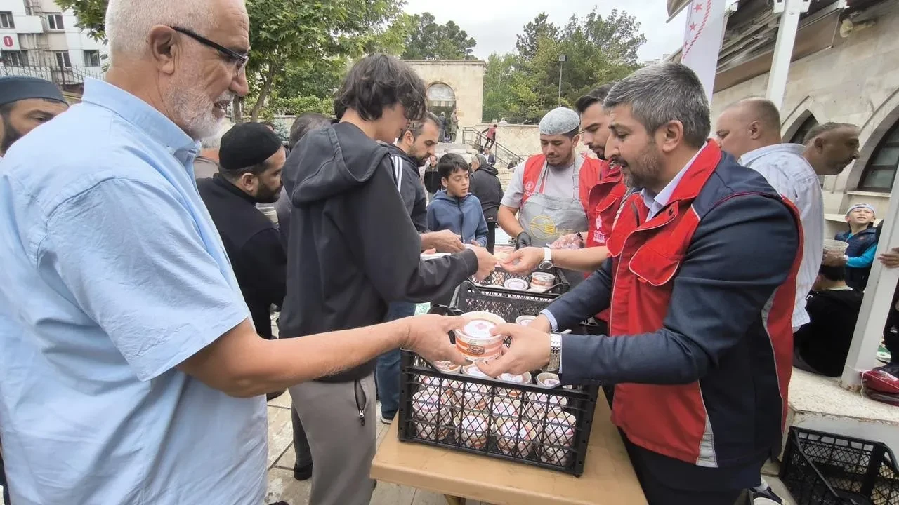 Sivas ve Yozgat camilerinde muharrem ayı aşuresi dağıtıldı