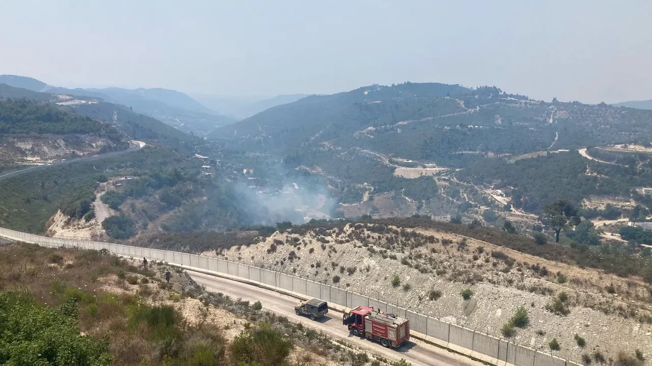 Lazkiye yangını Hatay sınırında alarma neden oldu