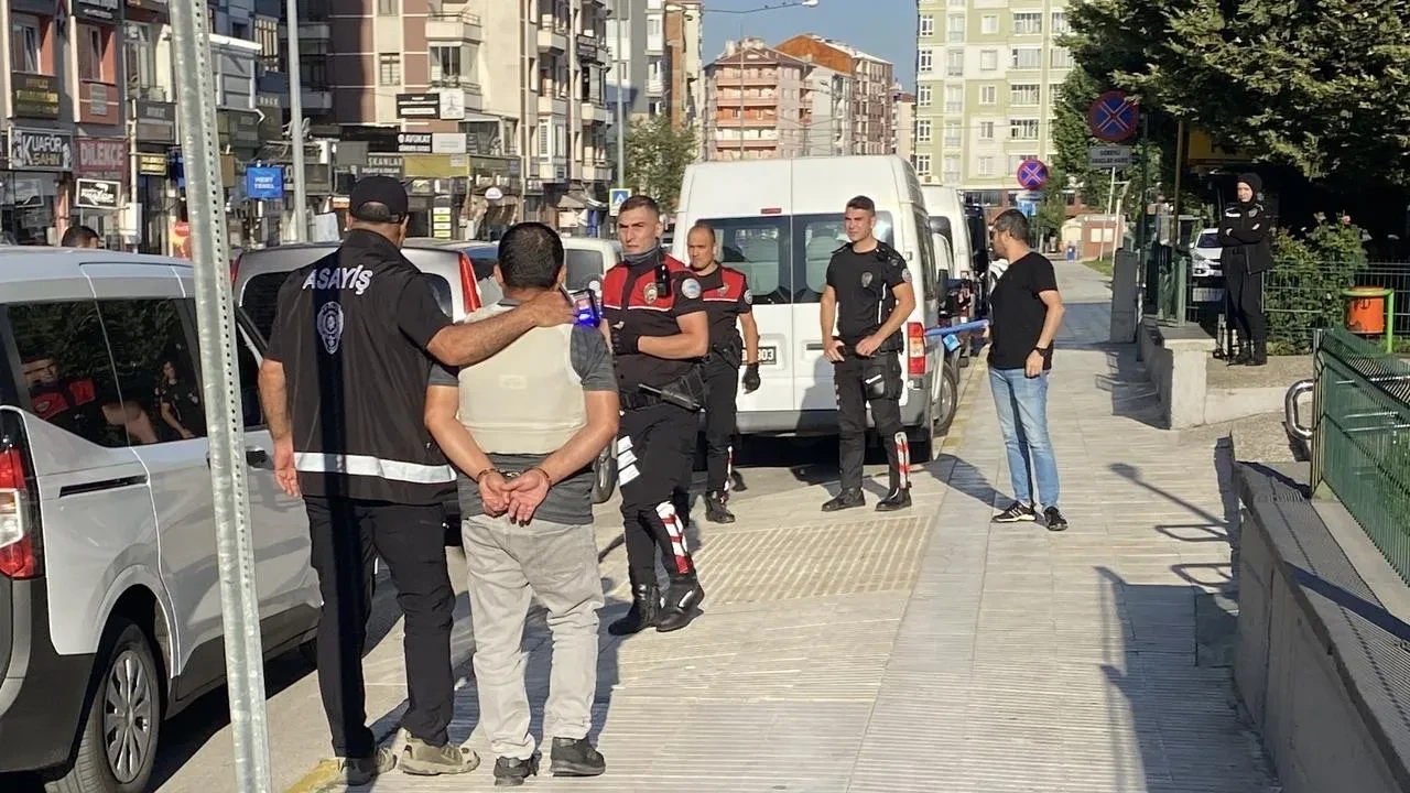 Çorum’da semt pazarında silahlı çatışma sonucu 1 ölü 7 yaralı