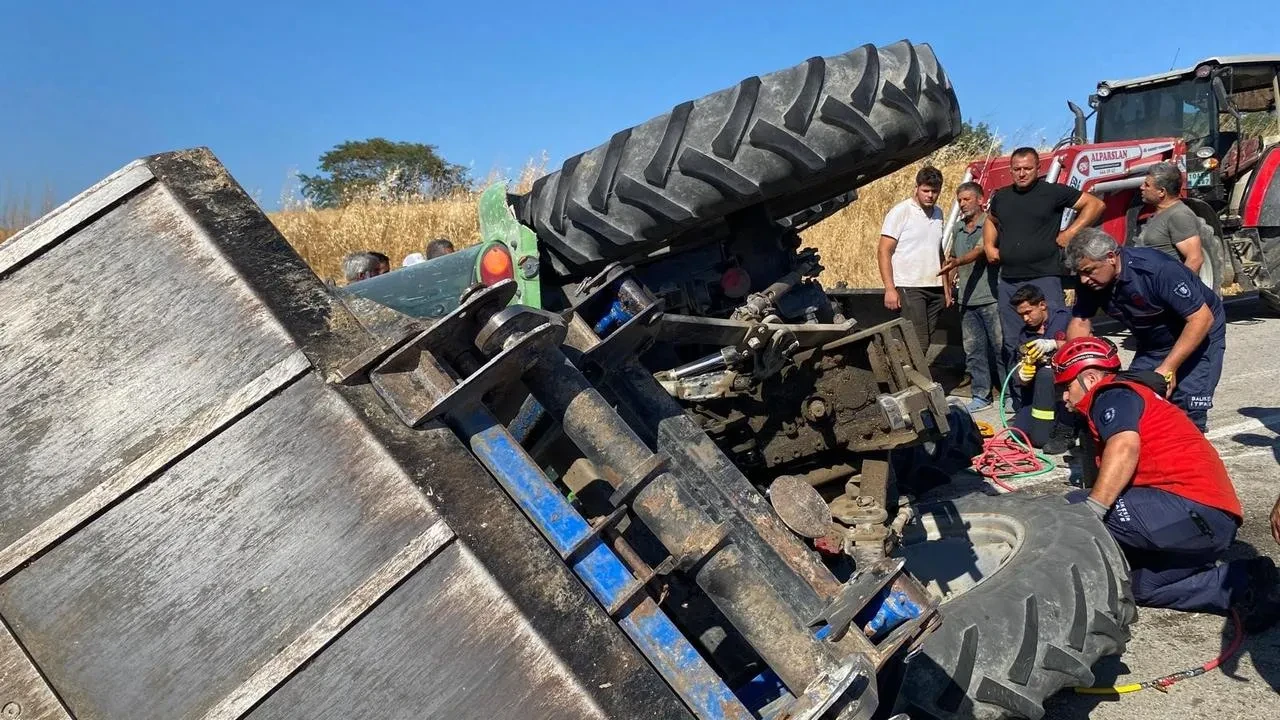 Balıkesir Susurluk’ta Traktör Kazası İki Kişiyi Ağır Yaraladı
