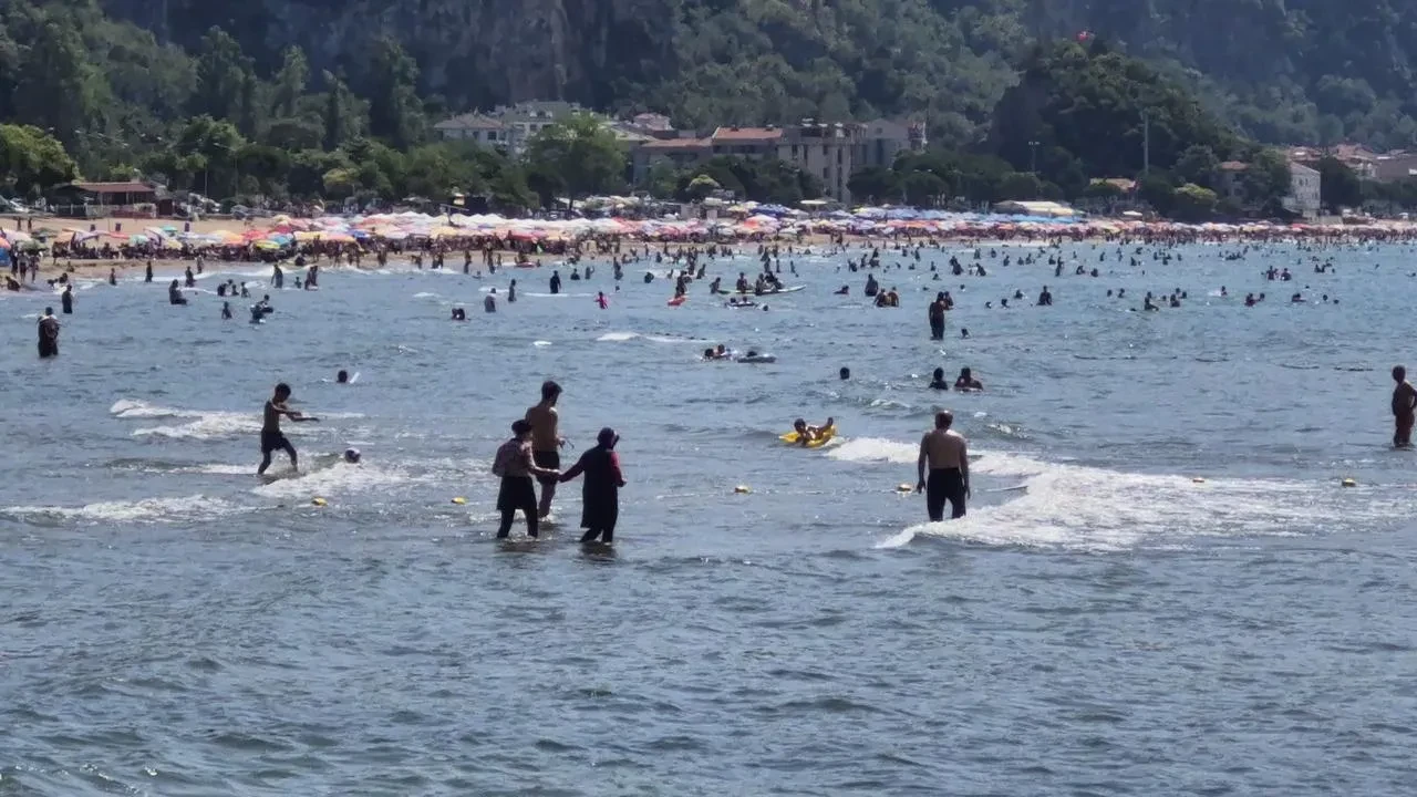 Bartın'da tatil köylerine yoğunluk nedeniyle araç girişi yasaklandı