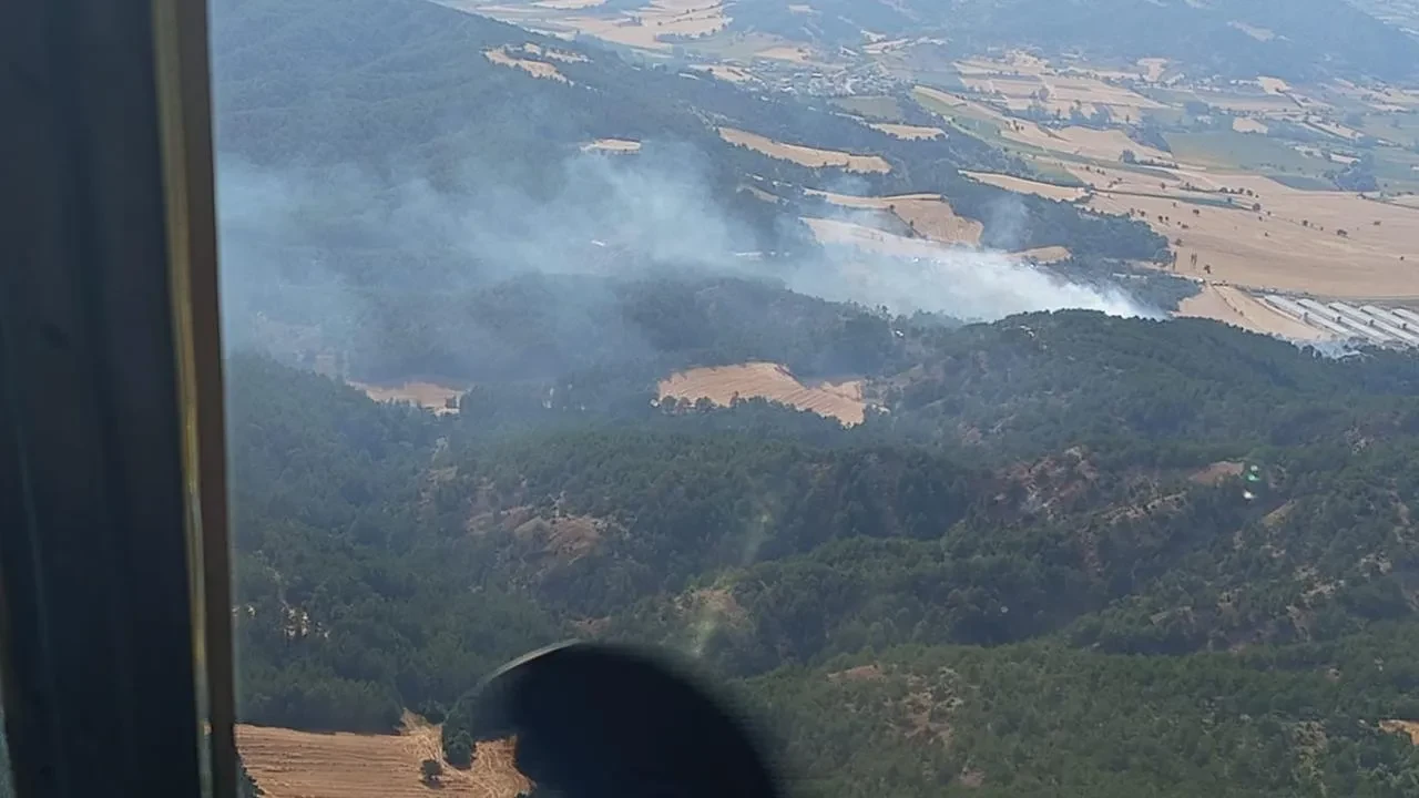 Bolu'nun Göynük ilçesinde orman yangını ekipler müdahale ediyor