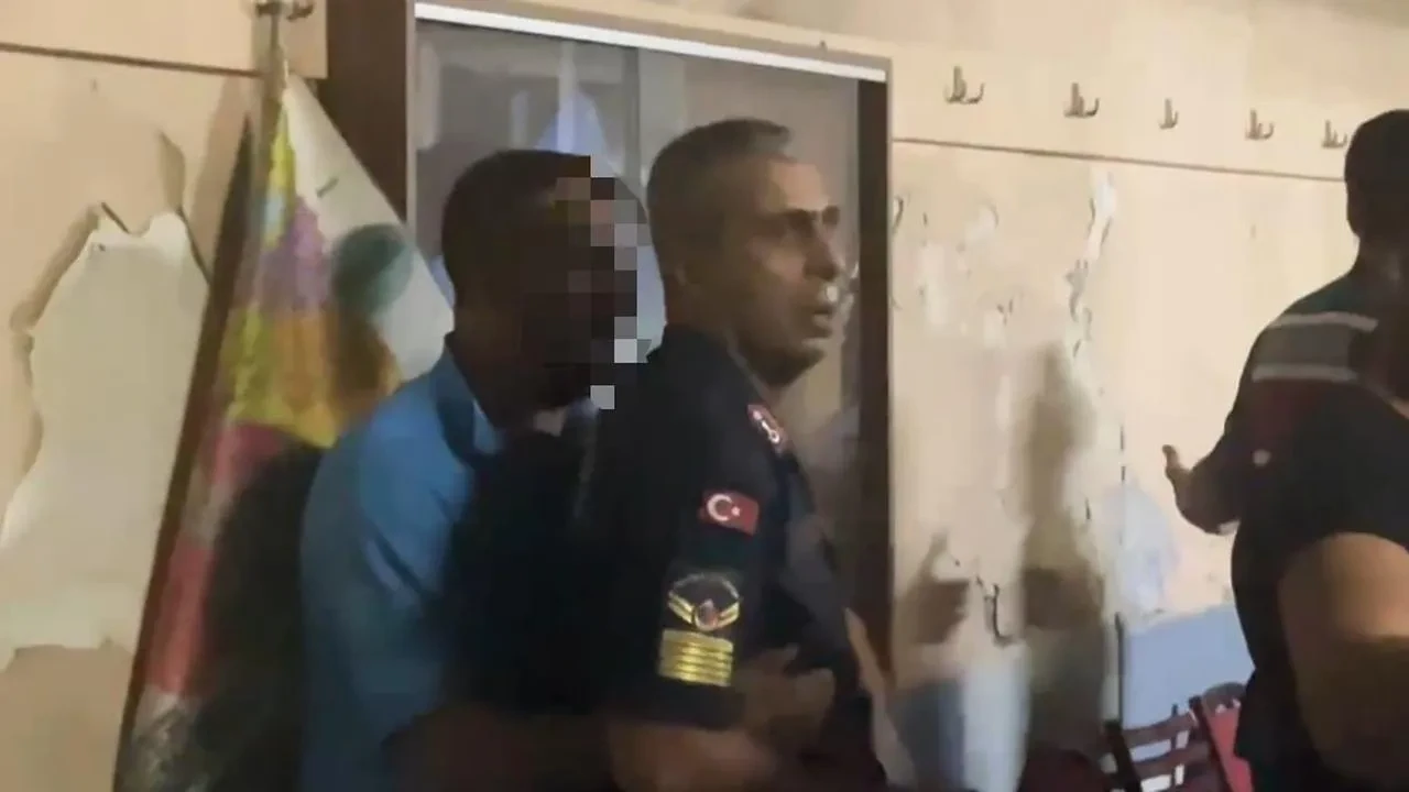 Bursa'da hırsızlık iddiası üzerine şüpheli linç edilmekten jandarma tarafından kurtarıldı