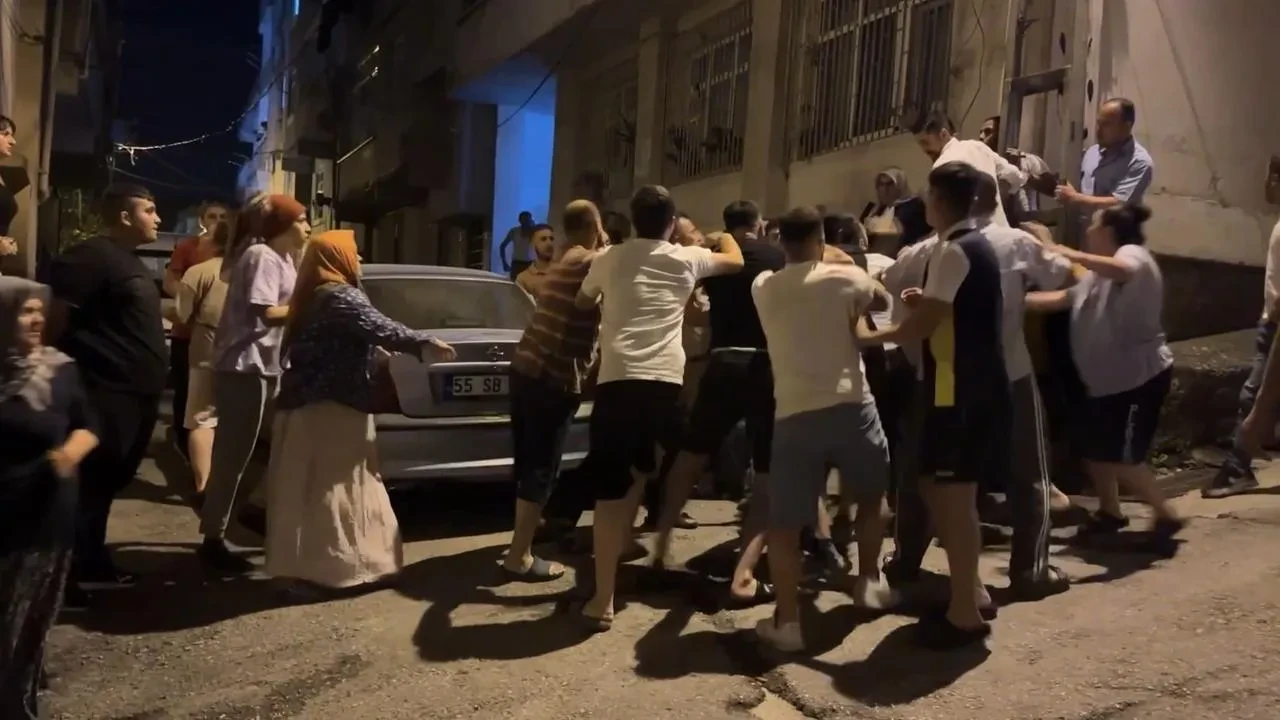 Samsun’da park yeri kavgası sokakta tekme ve yumruklarla sonuçlandı