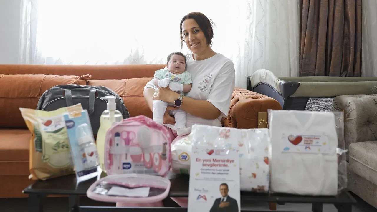Mersin büyükşehir belediyesi yeni doğan destek paketi dağıttı