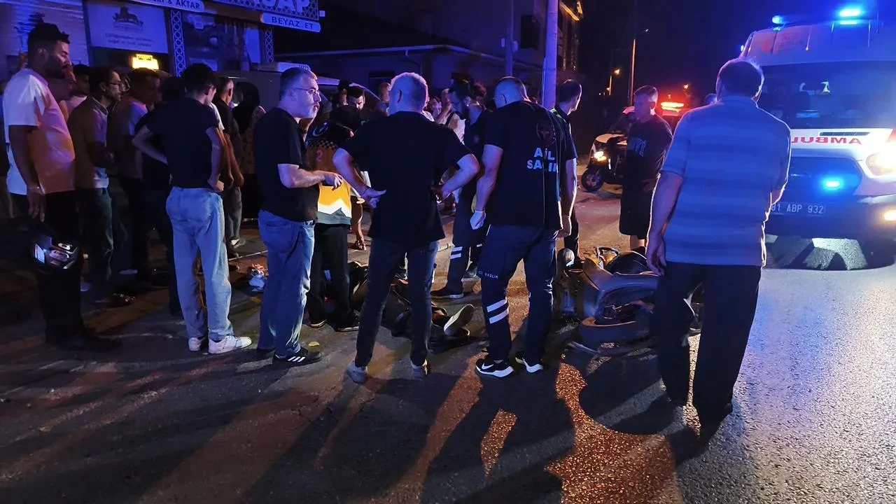 Motosiklet ve Elektrikli Bisiklet Çarpışmasında Sürücü Ağır Yaralandı