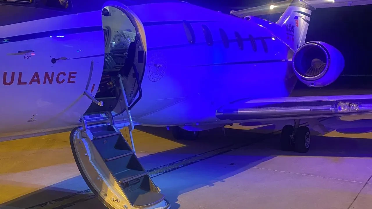 Hasta bebek Ağrıdan Ankara Etlik Hastanesine nakledildi