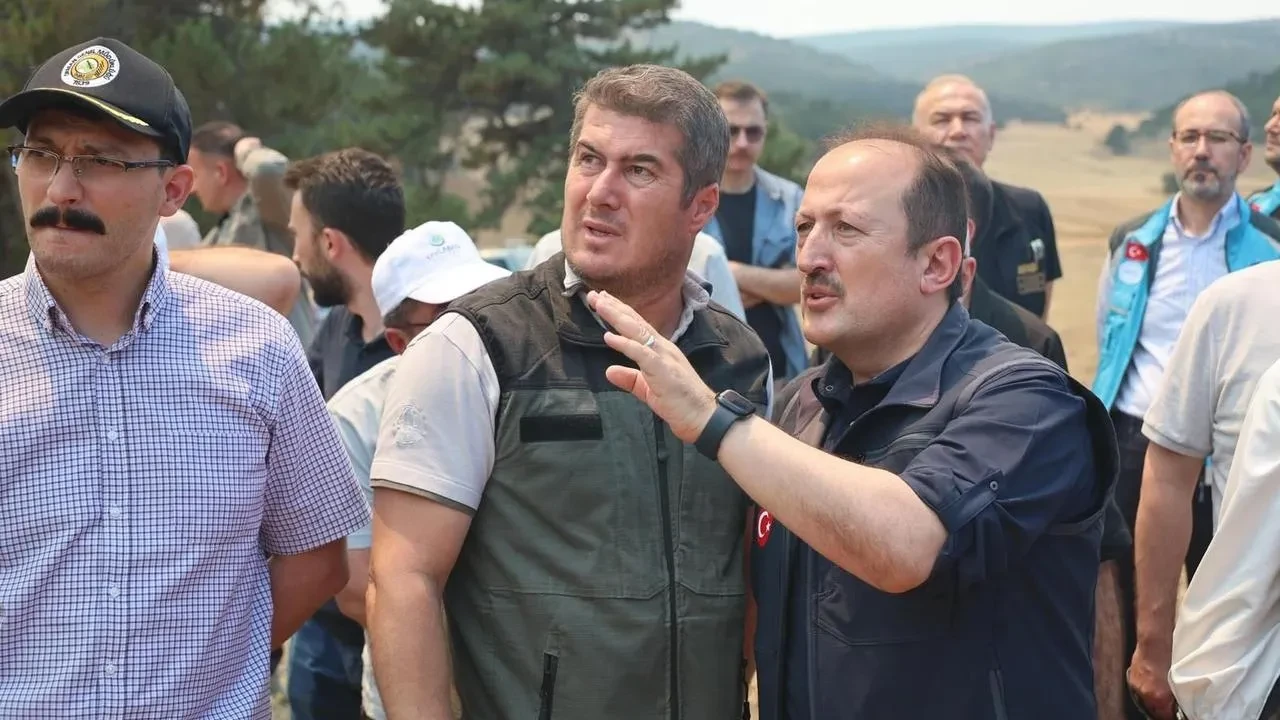 Afad yangınlarla mücadelede 4 bin 231 personel ve bin 236 araçla