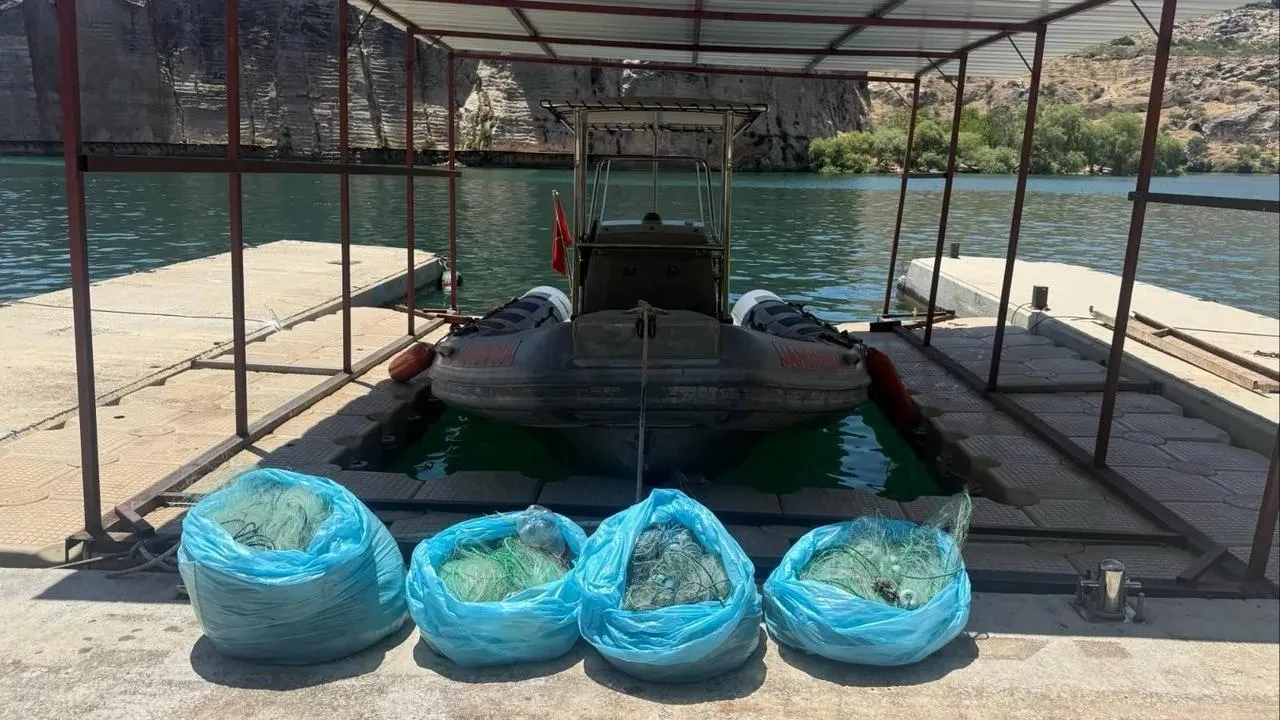 Gaziantep’te Yasa Dışı Ağ İle Balık Avlayan Şahıs Jandarma Tarafından Yakalandı.