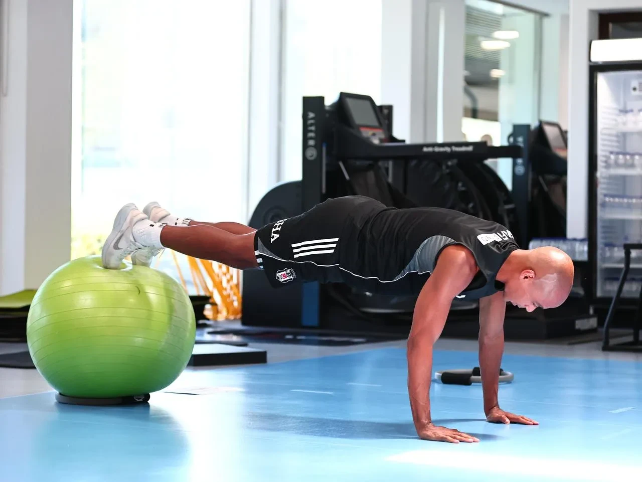Beşiktaş UEFA Konferans Ligi Hazırlıklarına Salonda Devam Etti