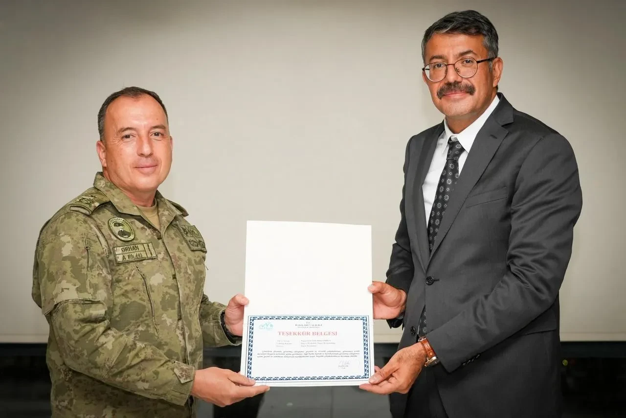 Hakkari'de Komutanlar İçin Veda Yemeği Düzenlendi