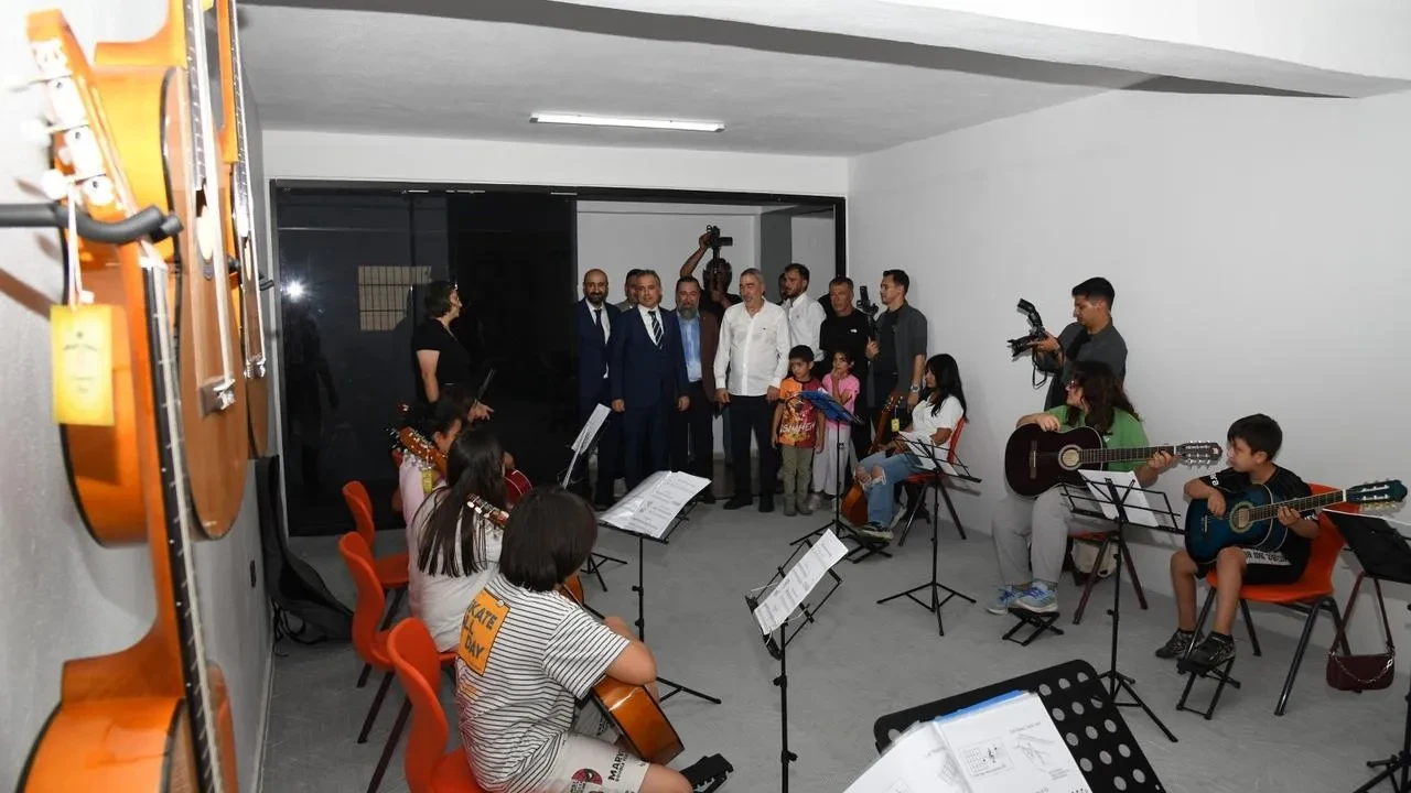 Samet Aybaba Spor Kompleksi yenilenen yüzüyle Osmaniye'de hizmete açıldı