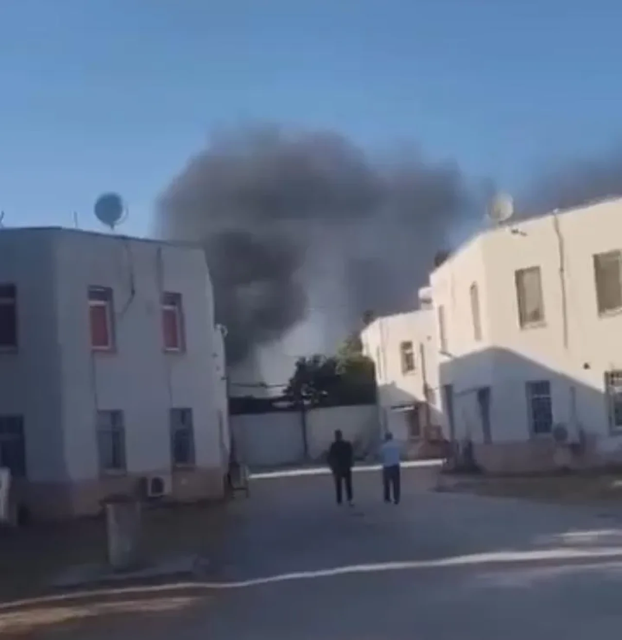 Adana'da Sosyal Evler'de çıkan yangın itfaiye tarafından söndürüldü