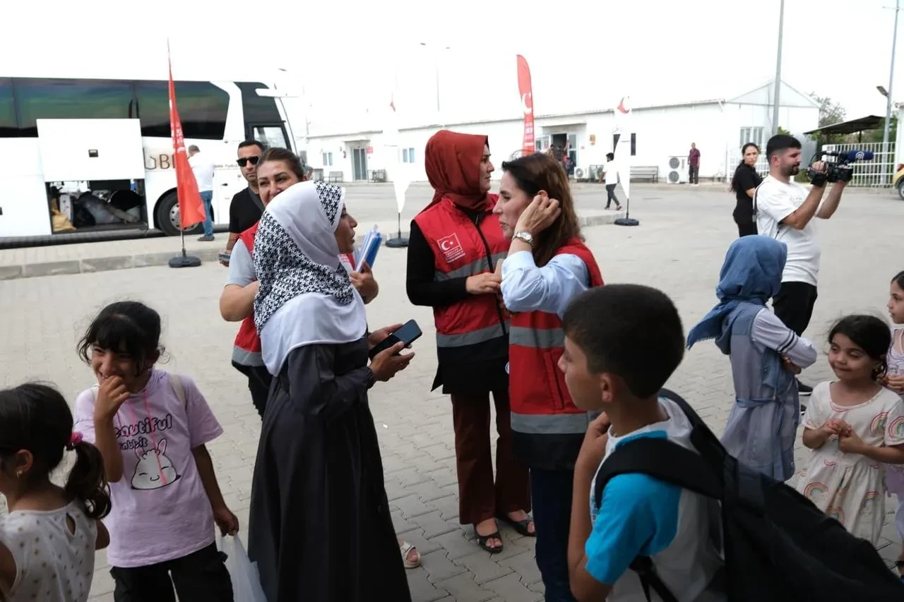 Adana'dan 691 Suriyeli Gönüllü Geri Dönüş Merkezi'nde ülkelerine döndü