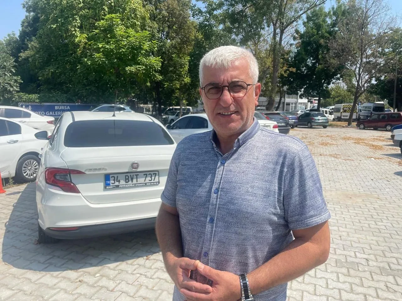 İkinci el otomobil piyasasında 1 milyon liranın üzerindeki araçlar talep görüyor.