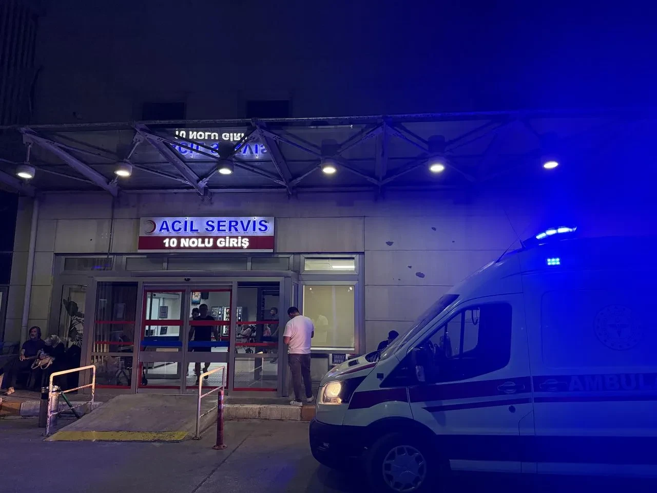 Adapazarı’nda eşini Yenikent Devlet Hastanesi’nde silahla vuran Enes S. tutuklandı