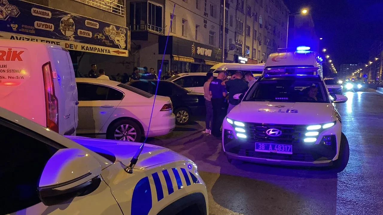 Kayseri’de Eşini Öldüren Koca Aynı Silahla İntihar Etti