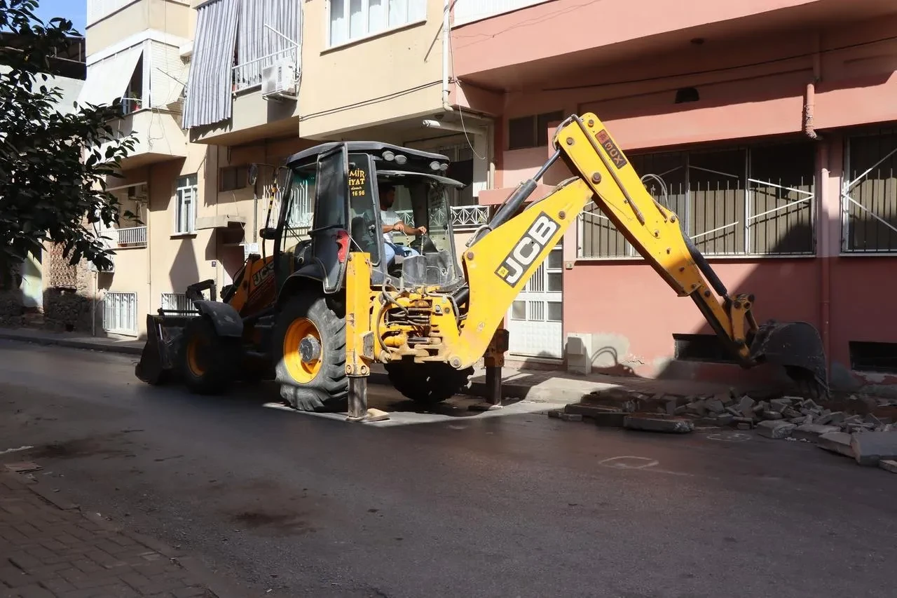 Nazilli Belediyesi Kurtuluş Mahallesi'nde yol yenileme çalışmalarına başladı