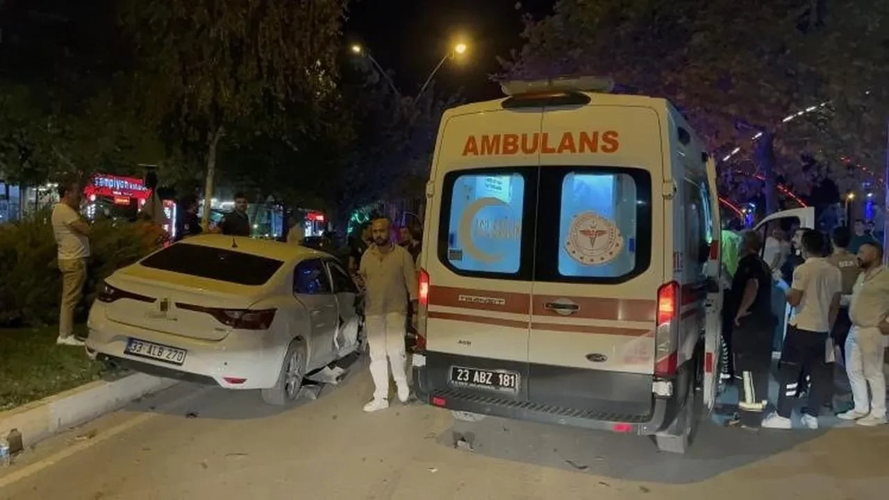 Elazığ’da Zincirleme Trafik Kazasında İki Çocuk Dahil Dört Kişi Yaralandı