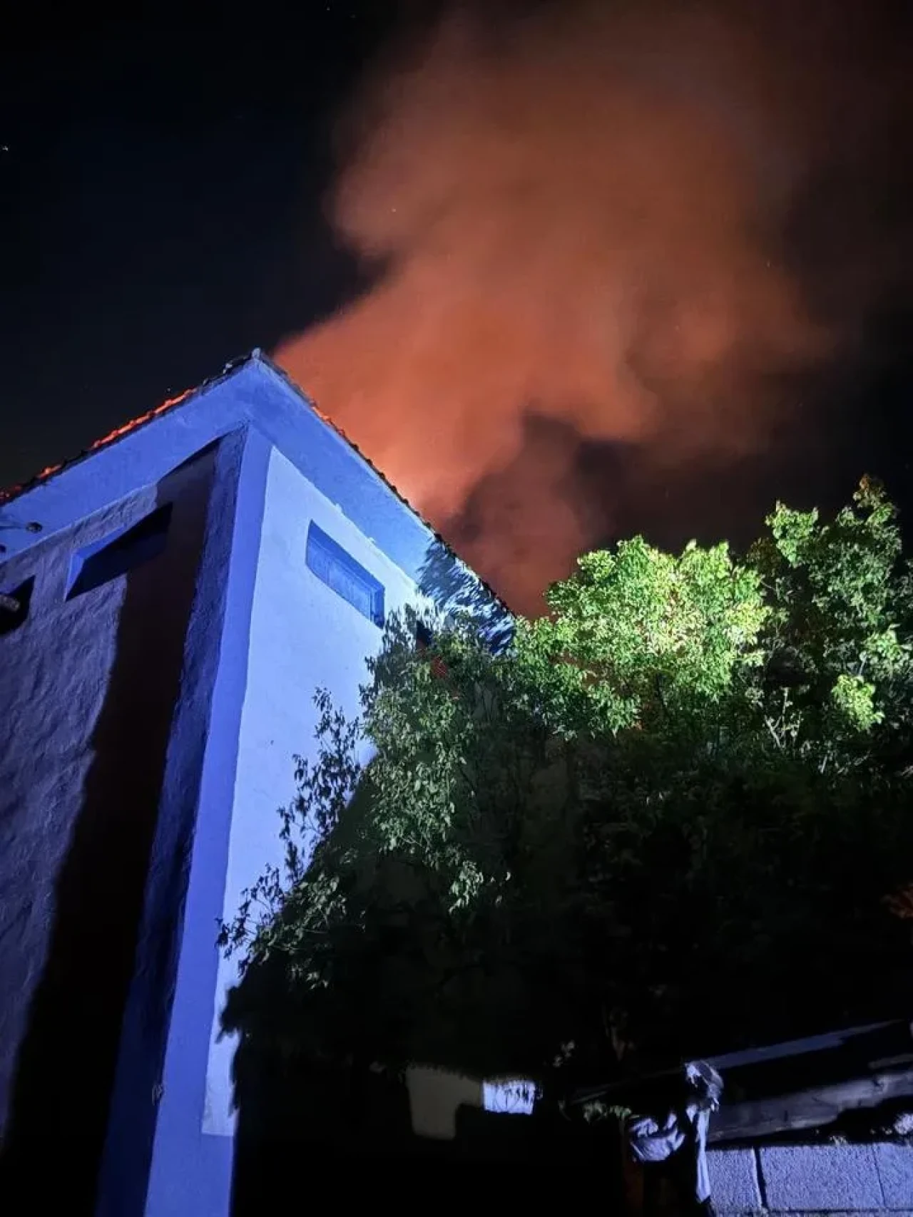 Siirt'in Kurtalan ilçesinde trafo yangını paniğe neden oldu