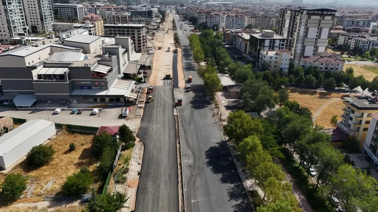 Elazığ Belediye Başkanı Şahin Şerifoğulları Hazardağlı Kavşağında incelemelerde bulundu