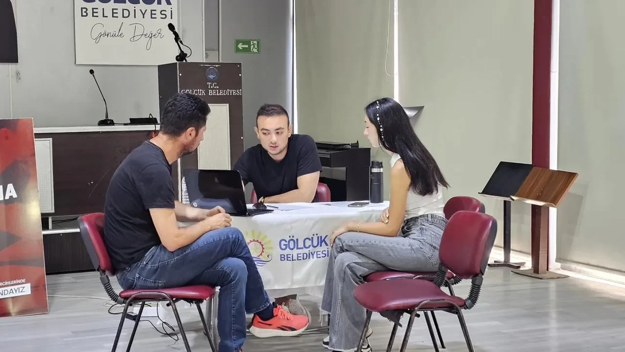 Gölcük Belediyesi üniversite adaylarına ücretsiz tercih danışmanlığı hizmeti veriyor