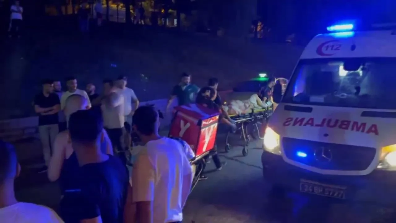 Bayrampaşa'da alkollü sürücü kamyonete çarparak 3 kişiyi yaraladı