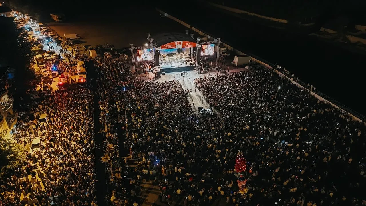 Merve Özbey Ve Hasan Yılmaz Taşköprü’de Unutulmaz Bir Gece Yaşattı