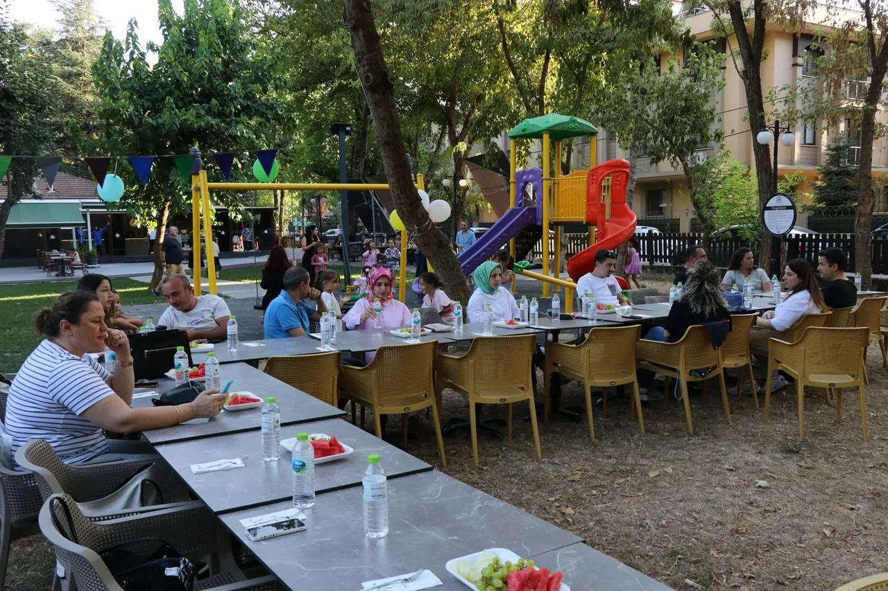 Düzce Belediyesi Gündüz Bakımevi ilk mezunlarını Kusursuz Kafe’de uğurladı