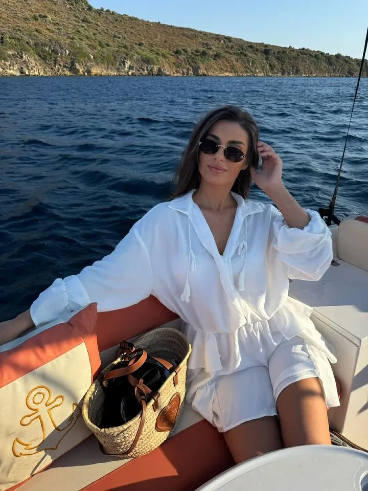 Arnavut asıllı İngiliz fotomodel Klaudia Tafa Ayvalık’ta aşk buldu