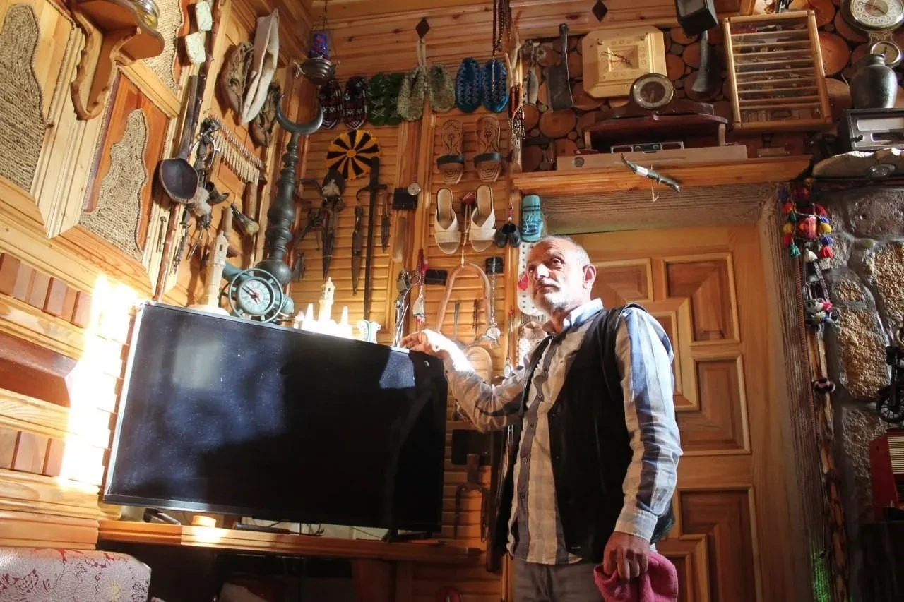 Ömer Keleş Baba Ocağını Kültür Evine Dönüştürdü Bin Parça Antika Sergiliyor