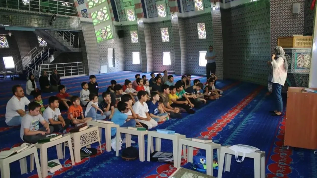 Kütahya'da Yaz Kur'an Kurslarında 112 Acil Çağrı Bilgilendirmesi Yapıldı