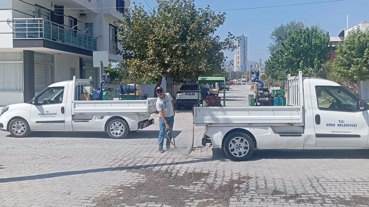 Söke Belediyesi mahallelerde haşereye karşı ilaçlama çalışması yürütüyor