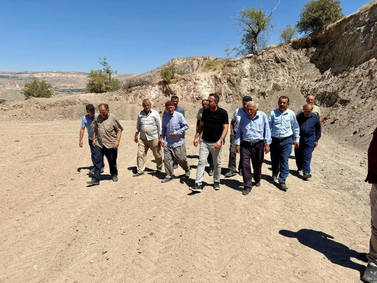 Akçadağ Belediyesi Çatalbahçe Mahallesi'ne taziye evi yapıyor