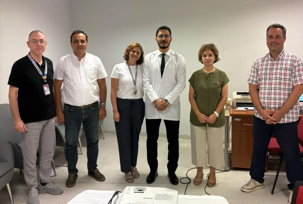 Muğla Eğitim ve Araştırma Hastanesi’nde Dr. Mustafa Nizam Uzmanlık Sınavını Başarıyla