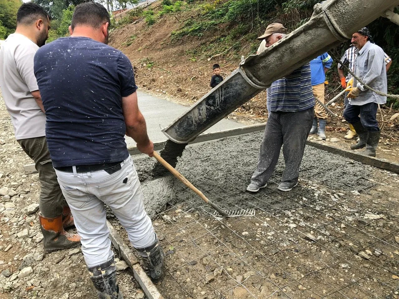 Sinop Ayancık Yenigüler Köyü Sakinleri Kendi Yolunu Yapmaya Başladı